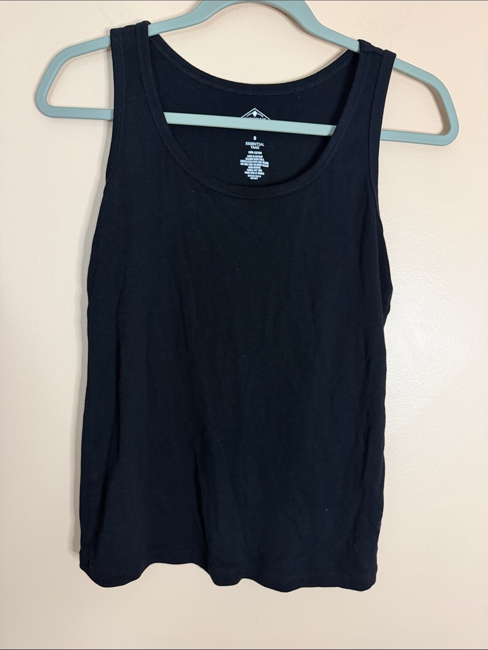 St. John's Bay Black Scoop Neck Tank Top